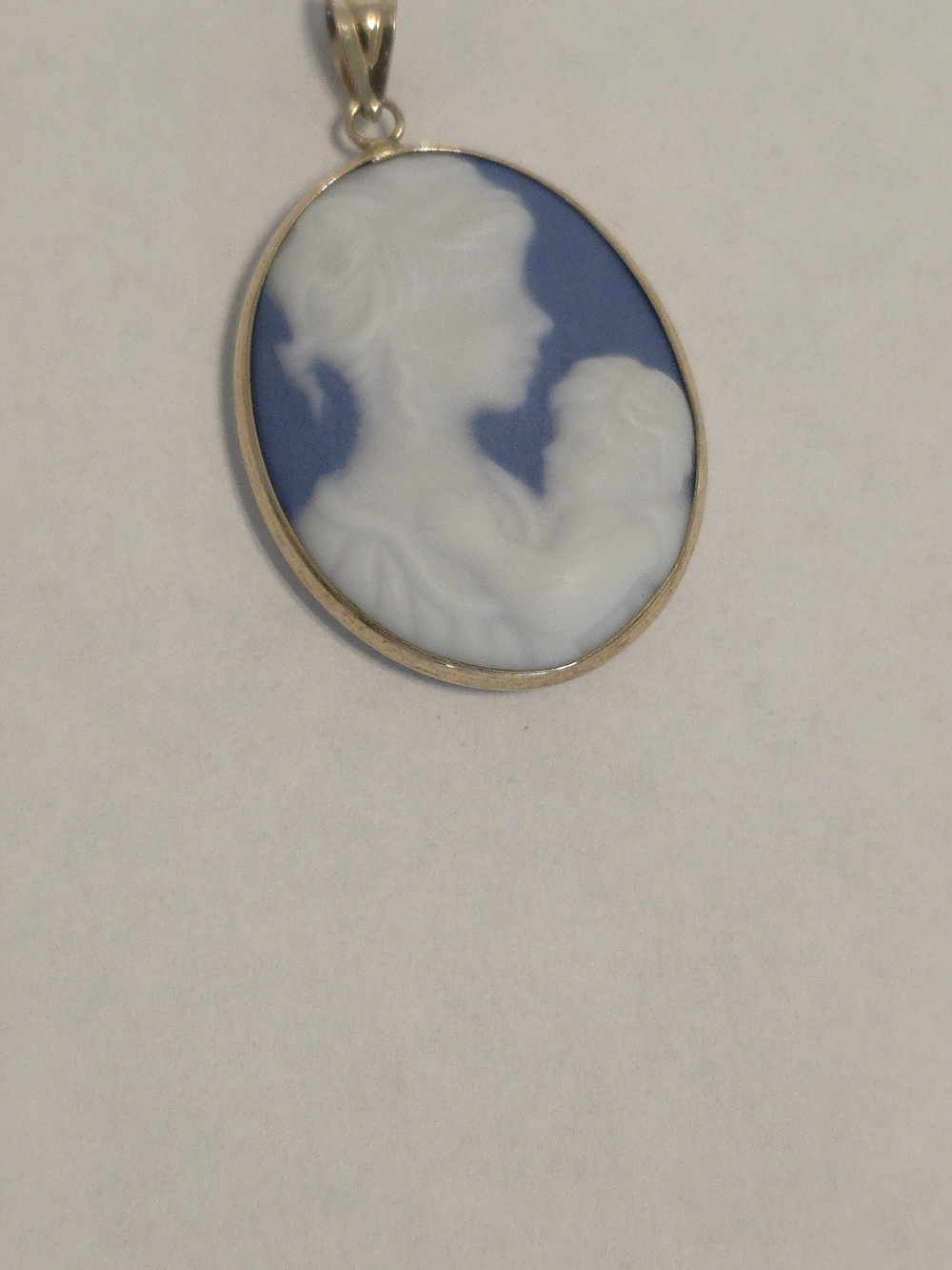 Blue Cameo Pendant with Matching Trinket Box - Classic Women's Jewelry - Picture 12 of 12